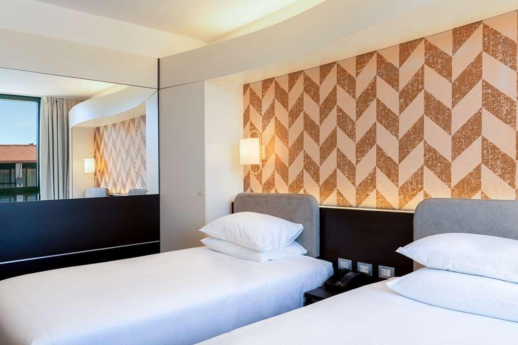 Doubletree By Hilton Milan Malpensa Solbiate Olona Hotel Quarto foto