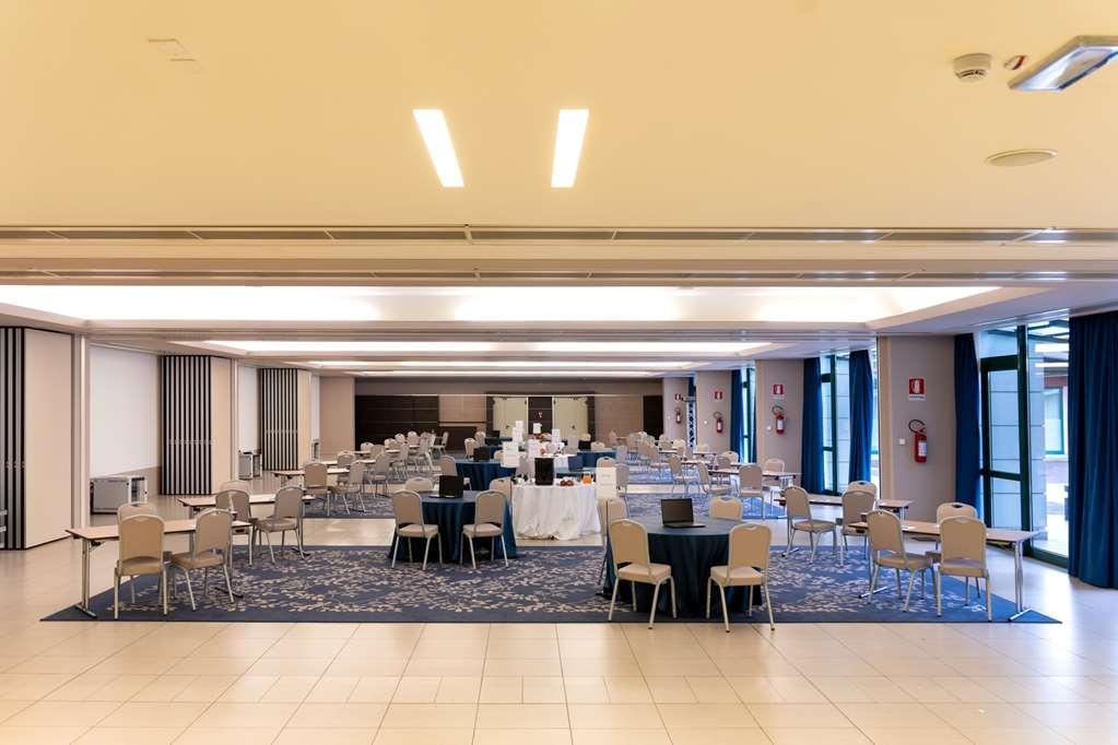 Doubletree By Hilton Milan Malpensa Solbiate Olona Hotel Instalações foto