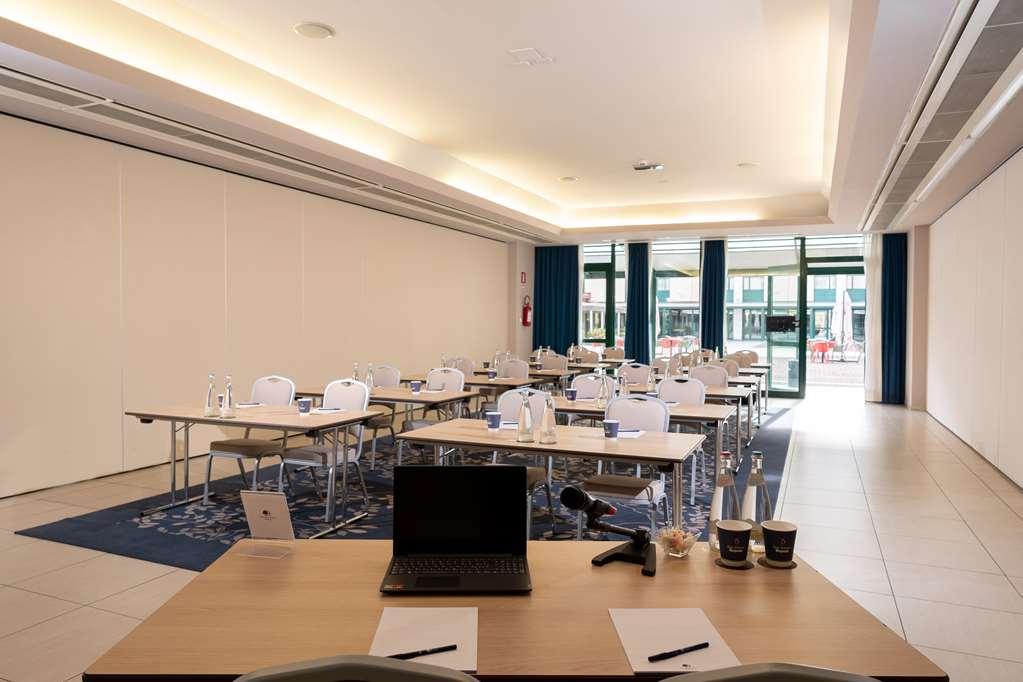 Doubletree By Hilton Milan Malpensa Solbiate Olona Hotel Instalações foto