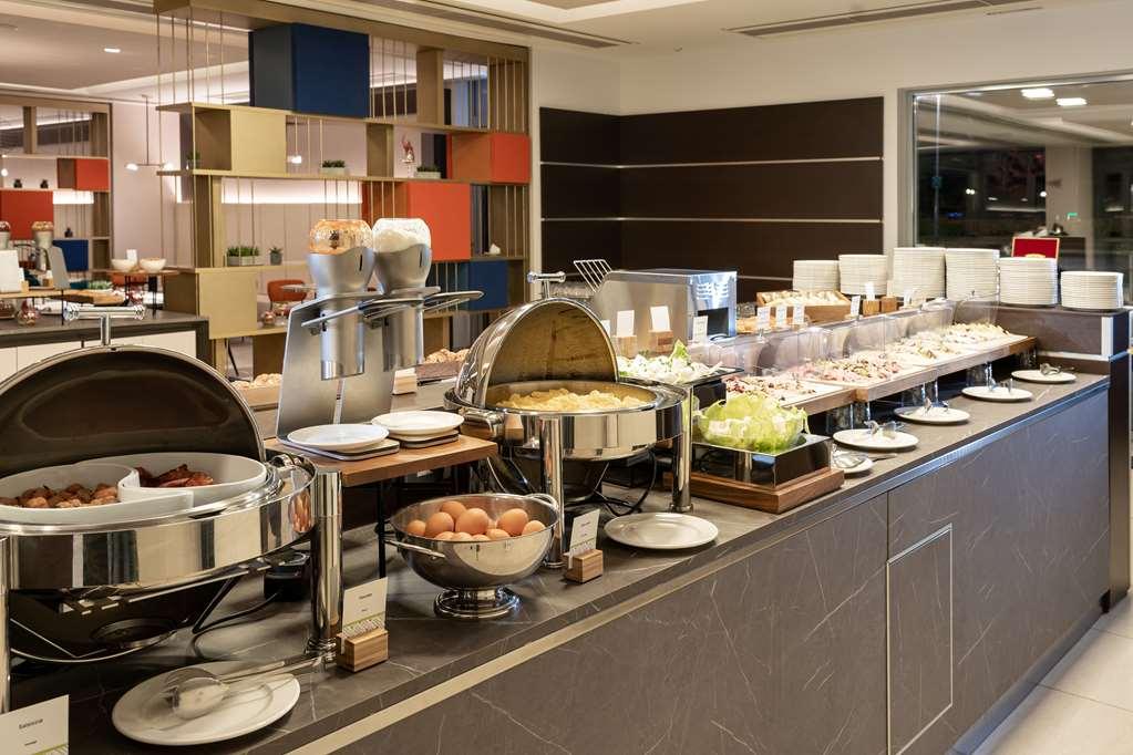 Doubletree By Hilton Milan Malpensa Solbiate Olona Hotel Restaurante foto