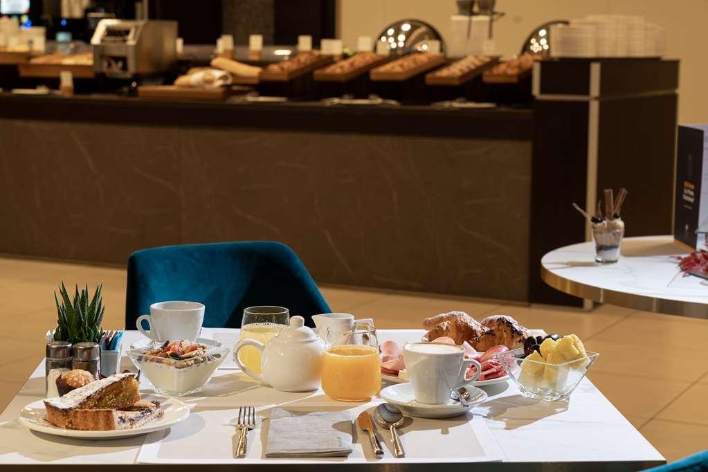 Doubletree By Hilton Milan Malpensa Solbiate Olona Hotel Restaurante foto