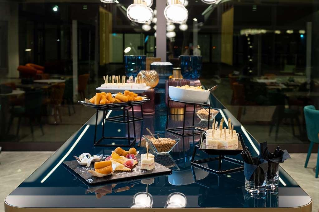Doubletree By Hilton Milan Malpensa Solbiate Olona Hotel Restaurante foto